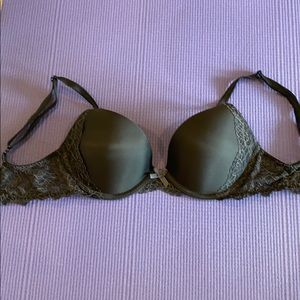 Victoria’s Secret Dream Angels lacy black push-up